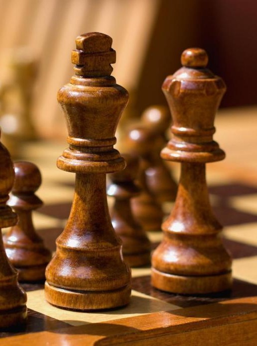 Immagine che contiene pezzo degli scacchi, Giochi e sport indoor, scacchi, gioco da tavolo

Il contenuto generato dall'IA potrebbe non essere corretto.